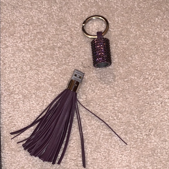 HENRI BENDEL REVERSIBLE TOTE + SWAROVSKI KEYCHAIN - Picture 3 of 3